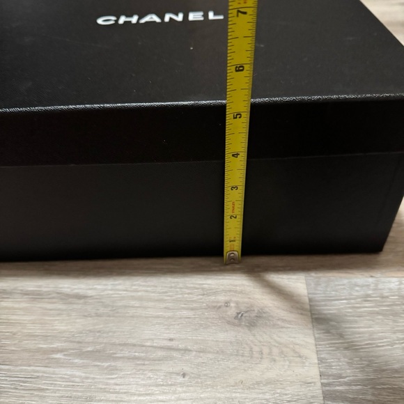 CHANEL empty Gift Box Size 13”X11.5 - Picture 6 of 6
